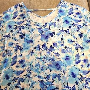 A beautiful Spring Lularoe flowy dress